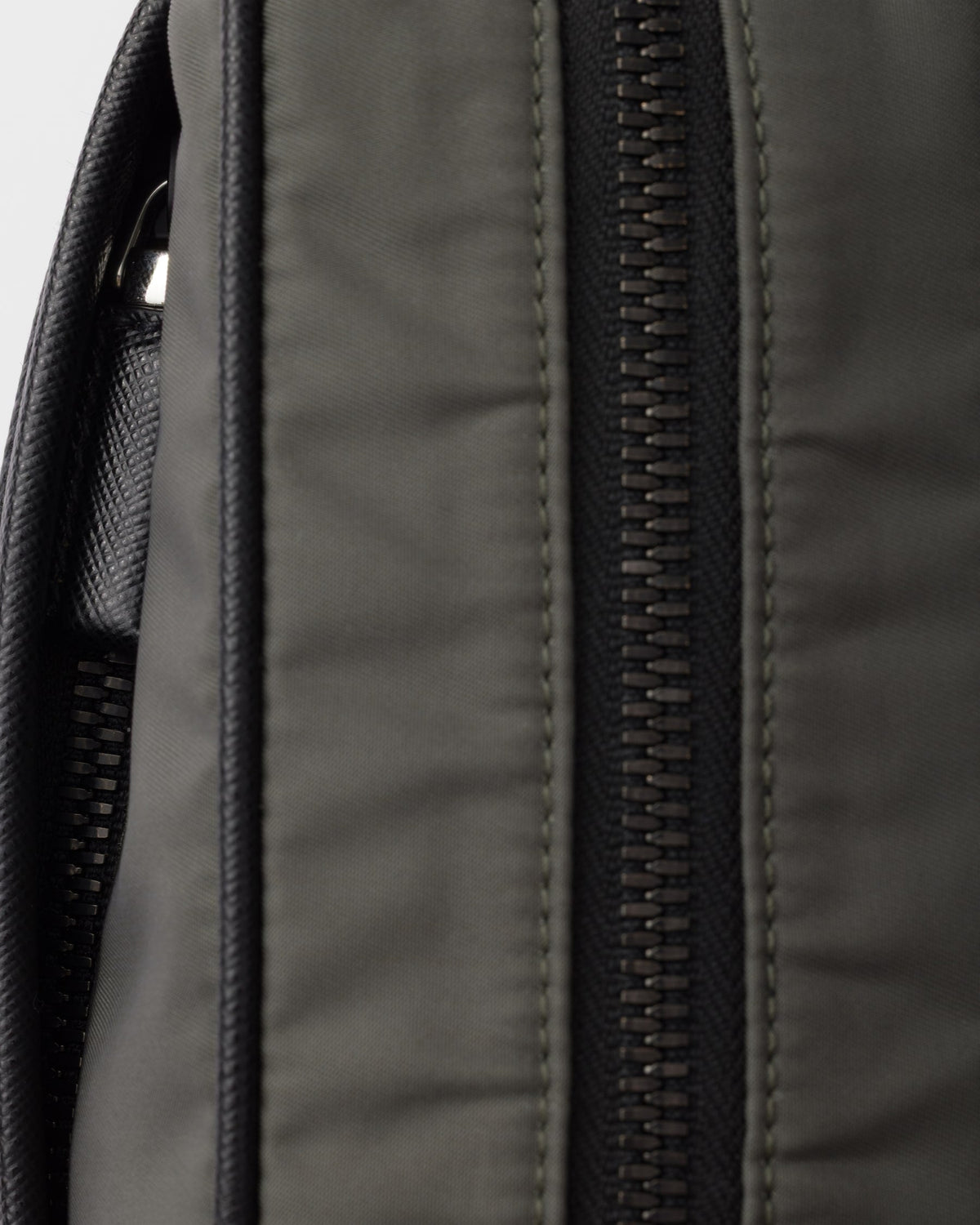 Sac porté épaule en Re-Nylon et Saffiano