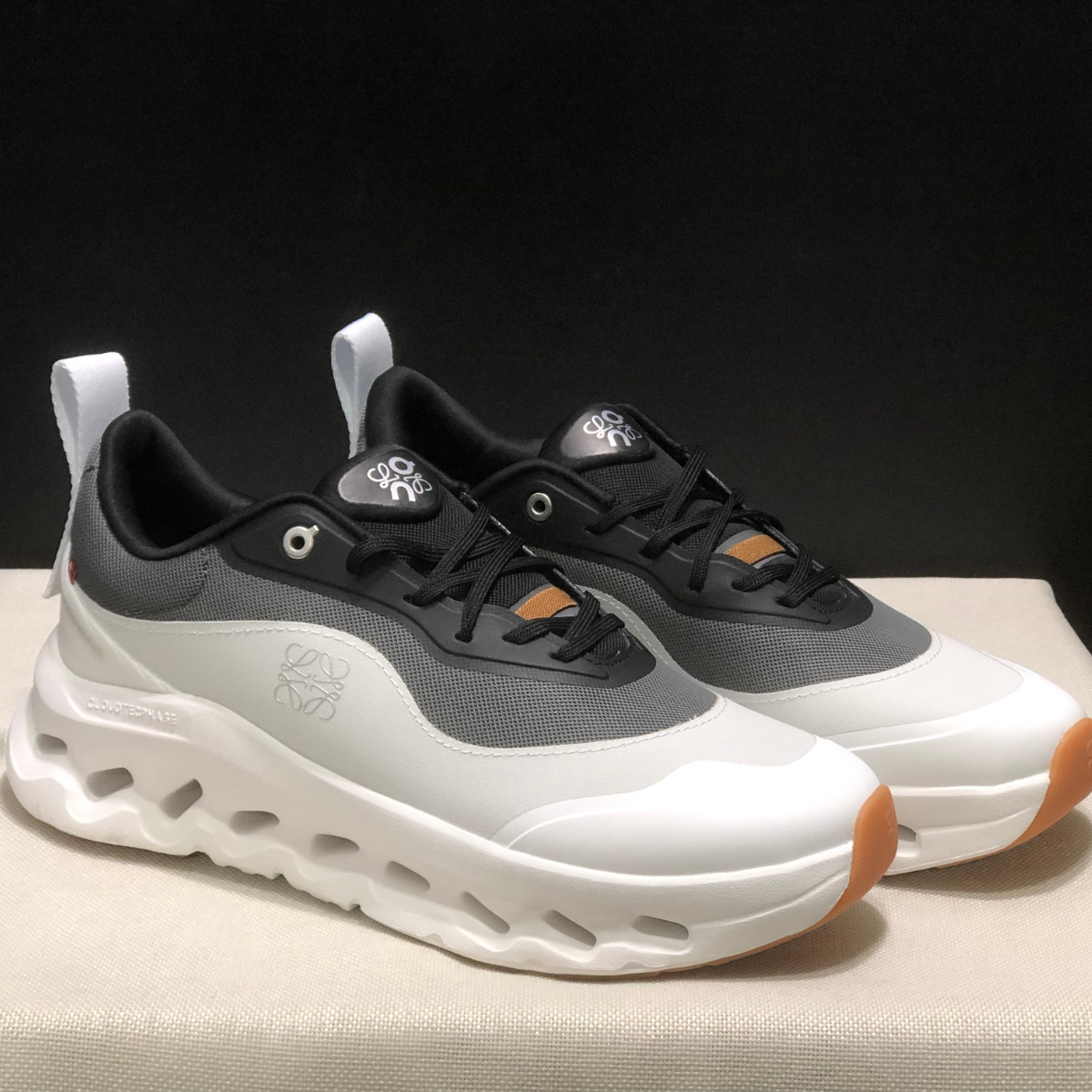 Cloudtilt Loewe - Gris Blanc