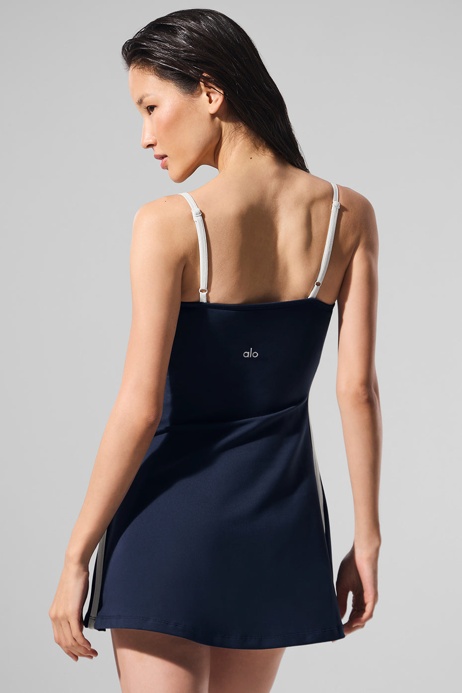 Robe épurée à l'aérographe "best seller"